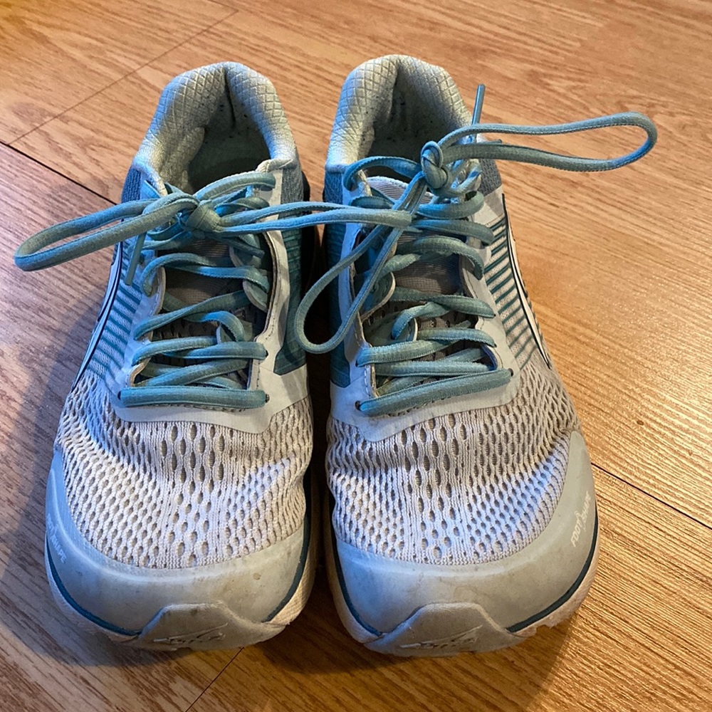 Altra Provision 4.0 Shoes Womens size 8 Hiking Trail Runner Sneaker Blue